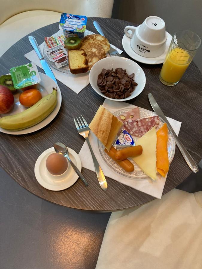 Hotel Le Saint Patrice バイユー エクステリア 写真